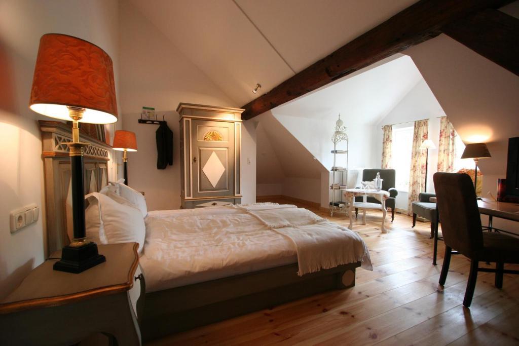 Hotel Hochzeitshaus Aurich Pokoj fotografie